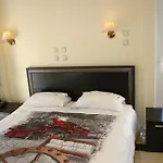 Petit Palais Hotel 2*