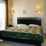Petit Palais Hotel 2*