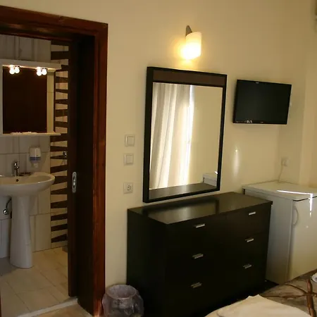 Hotel Petit Palais 2*