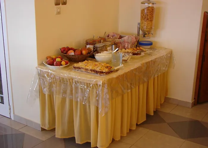 Hotel Petit Palais 2*