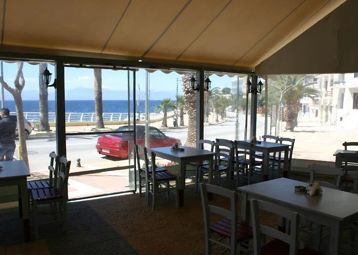 佩缇特帕拉斯酒店 2*