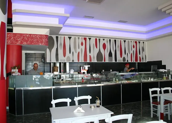 Hotel Petit Palais 2*