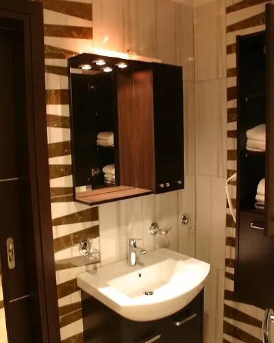 Petit Palais Hotel 2*