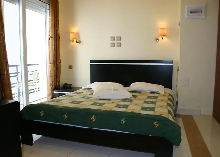 Petit Palais Hotel 2*